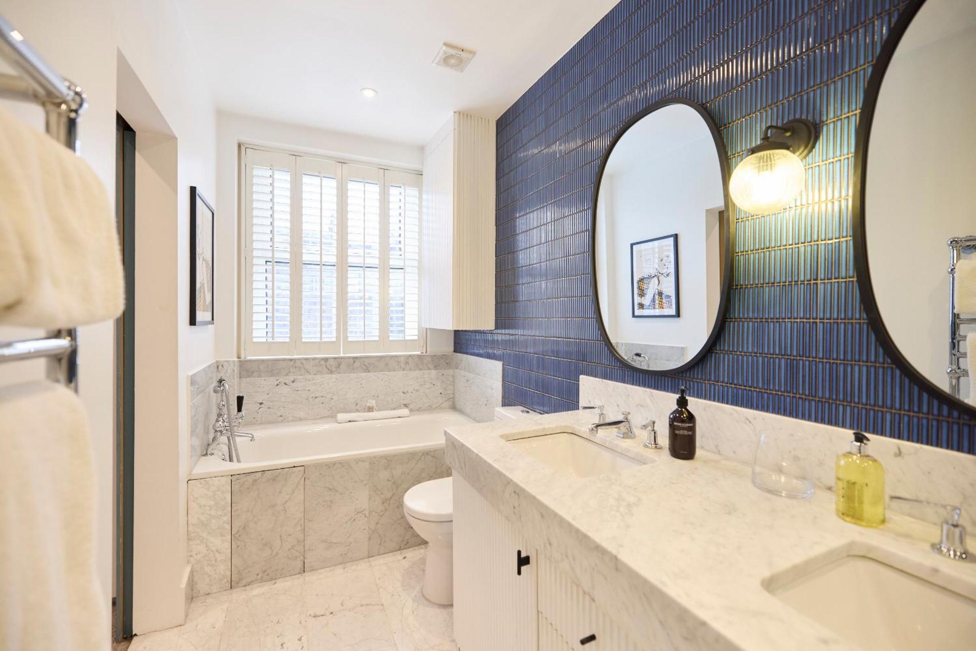 The Chelsea Gem - Charming 1bdr With Balcony * Londra